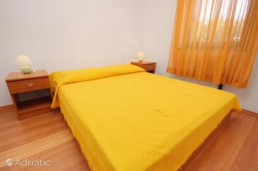 Apartmanok parkolóhellyel Punat, Krk - 5373