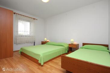 Apartmanok parkolóhellyel Punat, Krk - 5373