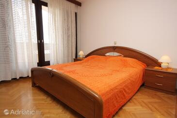 Apartments with parking space Punat, Krk - 5375