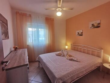 Ferienwohnungen mit Pool Punat, Krk - 5378