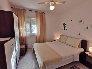 Apartmaji z bazenom Punat, Krk - 5378