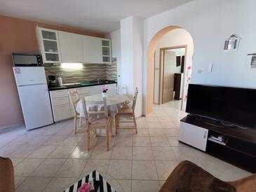 Apartmaji z bazenom Punat, Krk - 5378