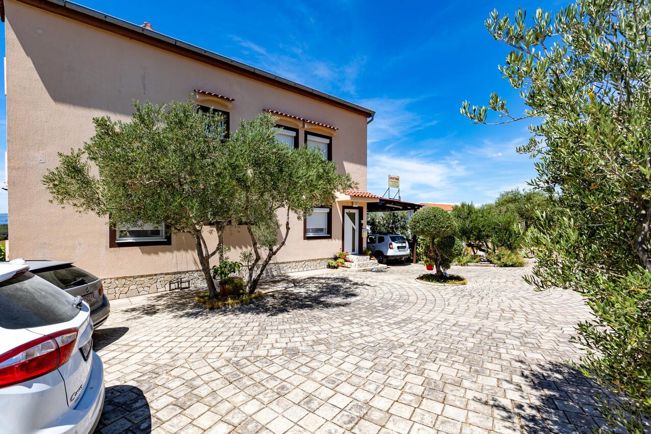 Parcheggio - Appartamenti con piscina Ponte - Punat, Veglia - Krk
