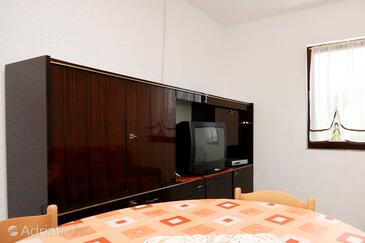 Ferienwohnungen mit Parkplatz Njivice, Krk - 5383