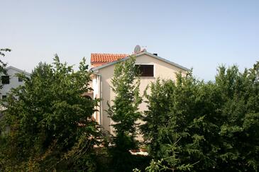 Apartment with terrace Njivice, Kvarner