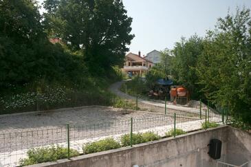 Apartment with terrace Njivice, Kvarner