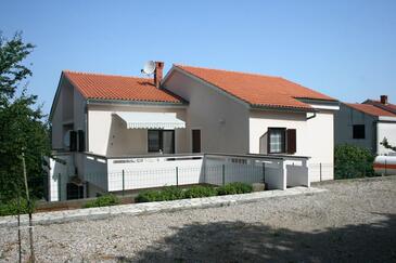 Apartment with terrace Njivice, Kvarner