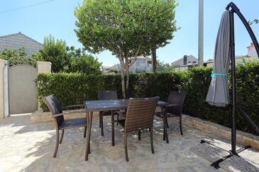 Apartments with parking space Supetar, Brač - 5385