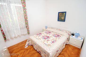 Apartmanok parkolóhellyel Vantacici, Krk - 5386