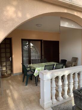 Ferienwohnungen mit Parkplatz Malinska, Krk - 5387