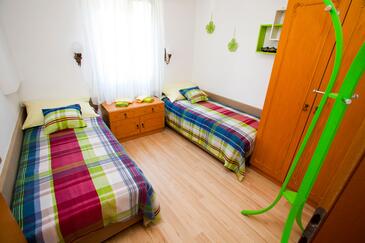 Apartmanok parkolóhellyel Vrbnik, Krk - 5392
