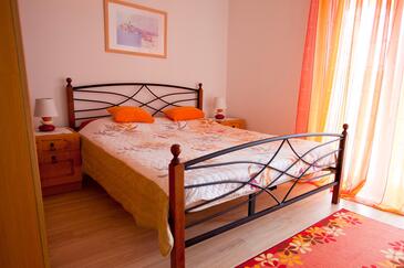 Apartmani s parkingom Vrbnik, Krk - 5392