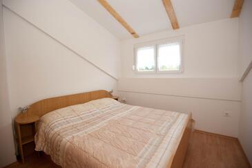 Apartmani i sobe s parkingom Njivice, Krk - 5398