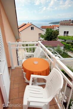 Apartments and rooms with parking space Njivice, Krk - 5398