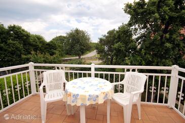 Apartments and rooms with parking space Njivice, Krk - 5398