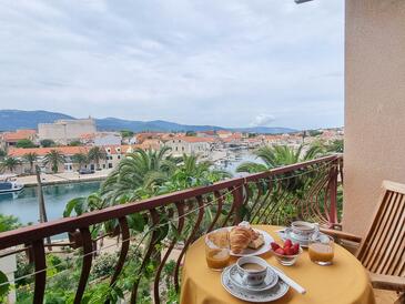 Apartmaji in sobe ob morju Vrboska, Hvar - 540 Adriatic.hr
