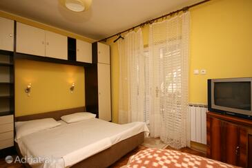 Apartmaji in sobe ob morju Vrbnik, Krk - 5403