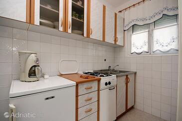 Apartmanok parkolóhellyel Baska, Krk - 5404