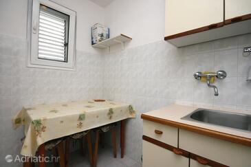 Apartmanok parkolóhellyel Baska, Krk - 5404