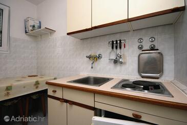 Apartmanok parkolóhellyel Baska, Krk - 5404