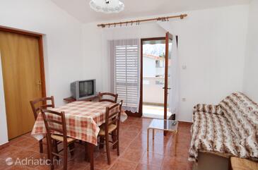 Lägenheter med parkering Baska, Krk - 5409