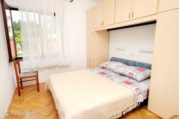 Apartments with parking space Krk - 5422