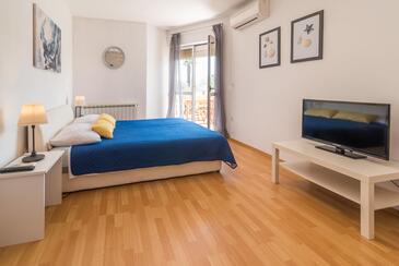 Apartments with parking space Krk - 5423