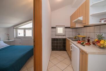 Appartamenti con parcheggio Veglia - Krk - 5423