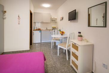 Apartments with parking space Krk - 5423