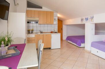 Lägenheter med parkering Krk - 5423