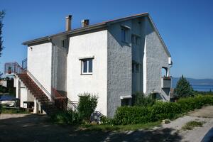 Leiligheter med parkering Njivice, Krk - 5427