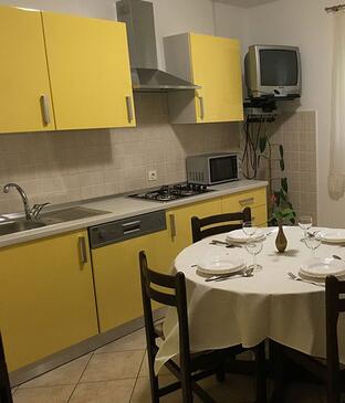 Appartamenti con parcheggio Tribulje, Veglia - Krk - 5438