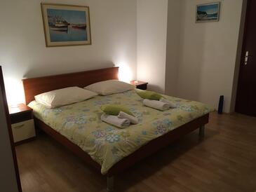 Apartments with parking space Tribulje, Krk - 5438