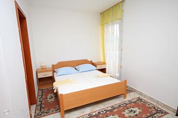 Apartments with parking space Baška, Krk - 5444