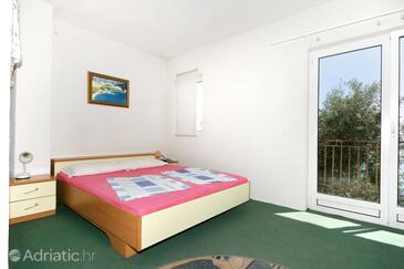 Apartmanok és szobák parkolóhellyel Stara Baska, Krk - 5447