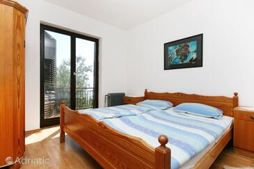 Apartmanok és szobák parkolóhellyel Stara Baska, Krk - 5447