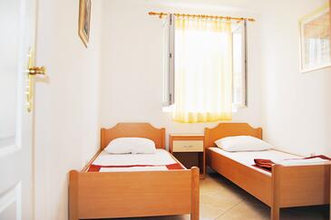 Ferienwohnungen mit Parkplatz Baska, Krk - 5450