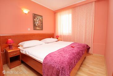 Apartments and rooms by the sea Baška, Krk - 5454