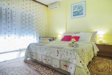 Apartments with parking space Malinska, Krk - 5456