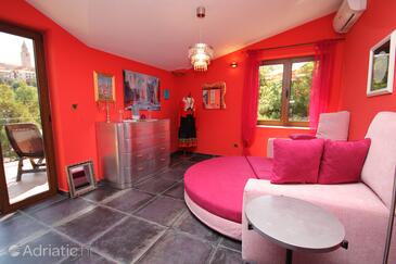 Ferienwohnungen am Meer mit Pool Vrbnik, Krk - 5459