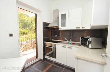 Ferienwohnungen am Meer mit Pool Vrbnik, Krk - 5459