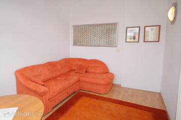 Apartmaji za družine z otroki Brzac (Krk) - 5462