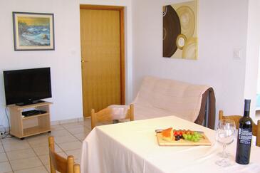 Apartmanok parkolóhellyel Pinezici, Krk - 5465