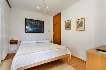 Apartmaji s parkingom Krk - 5467