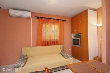 Apartments with parking space Čižići, Krk - 5469