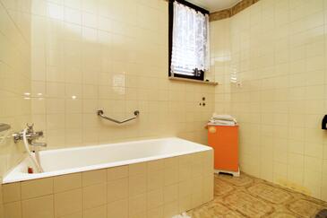 Apartments Njivice, Kvarner