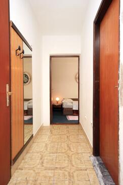 Apartments Njivice, Kvarner