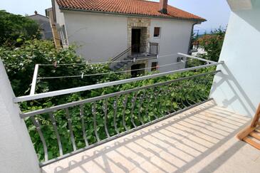 Apartments Njivice, Kvarner