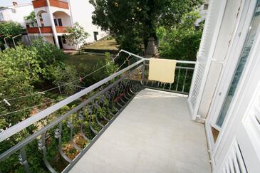 Apartments Njivice, Kvarner