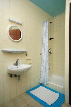 Apartments Njivice, Kvarner